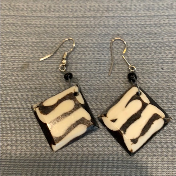 Two earring set bundle from Costa Rica. - Picture 3 of 3